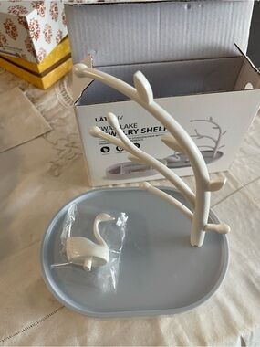 LATT LIV Swan Lake Jewelry Shelf - Light Gray